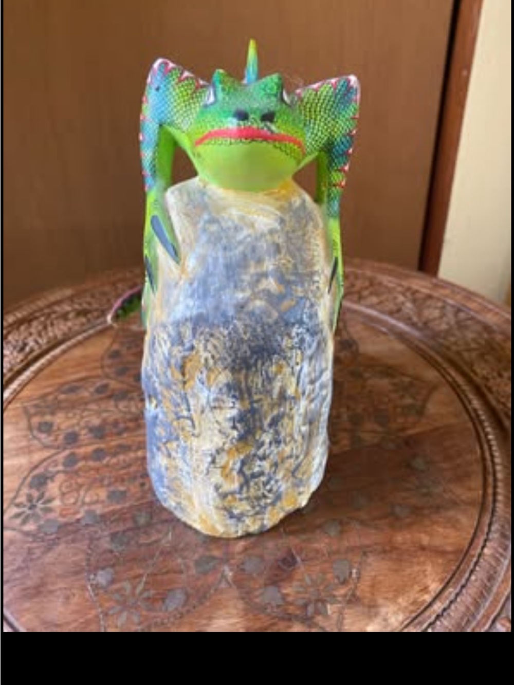 Handcrafted Green Iguana Reptile Figurine - Picture 4 of 6